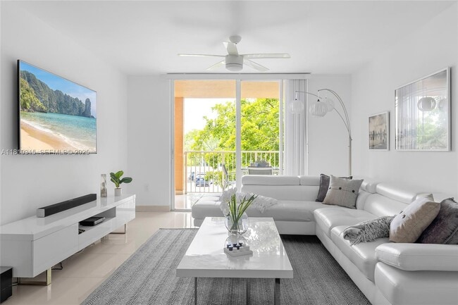 Building Photo - 19901 E Country Club Dr Unit 2307