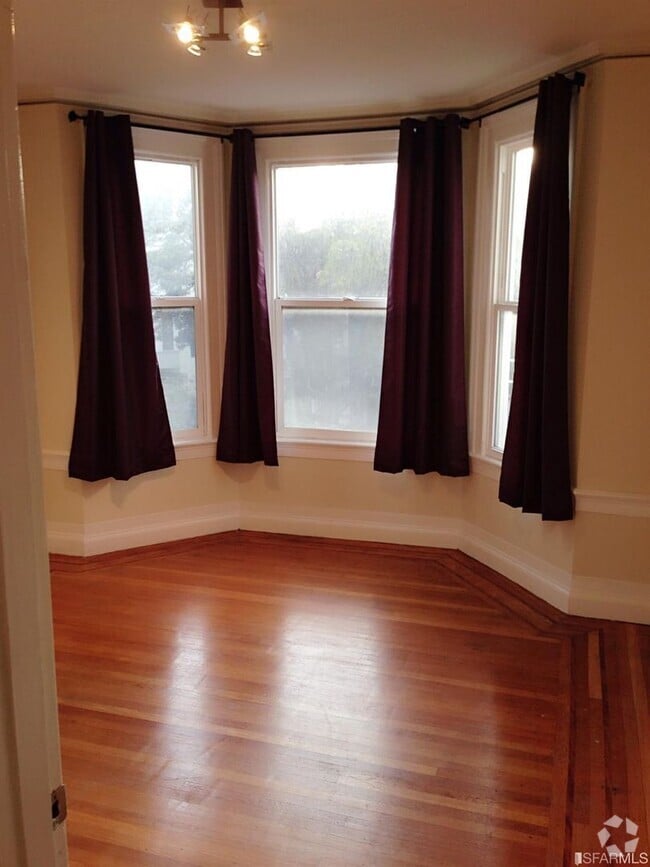 Building Photo - 634 Masonic Ave Unit 634 A, Room 1 Rental