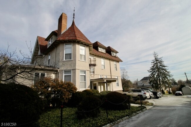 Photo - 39 N Mountain Ave