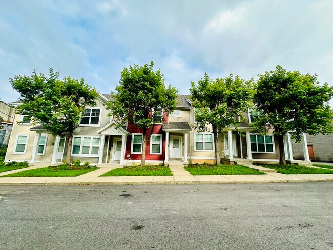Photo - 110 Weist Pl