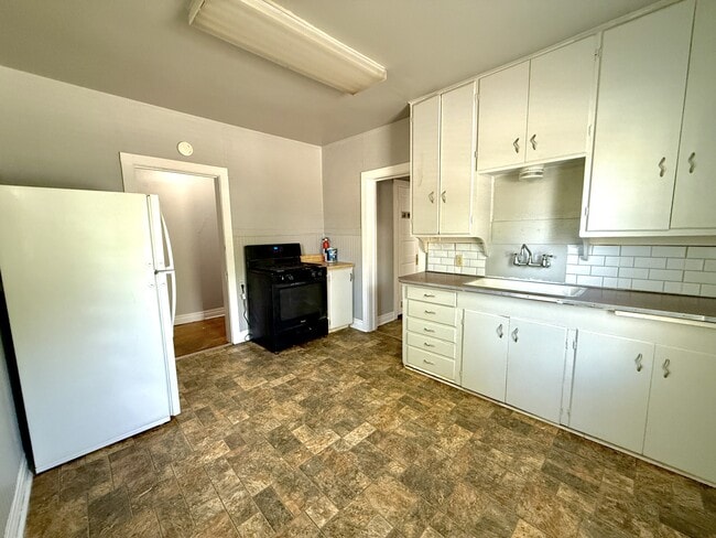 Photo - 336 D St NW