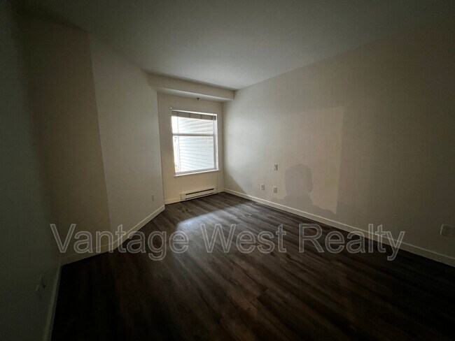 Photo - 555-555 Yates Rd