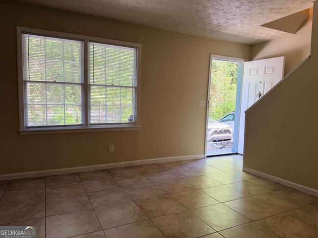 Photo - 728 Burnt Creek Dr NW