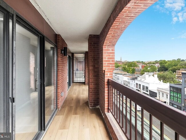 Photo - 1080 Wisconsin Ave NW Unidad 504