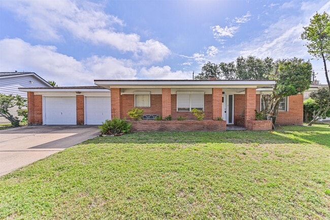 Building Photo - 2920 Heron Dr Rental