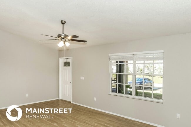 Photo - 1084 Thompson Rd SW