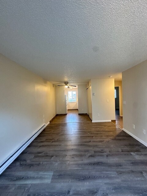 Photo - 1 - Bedroom Apartment, Corner Unit, Downstairs, Near Transportation