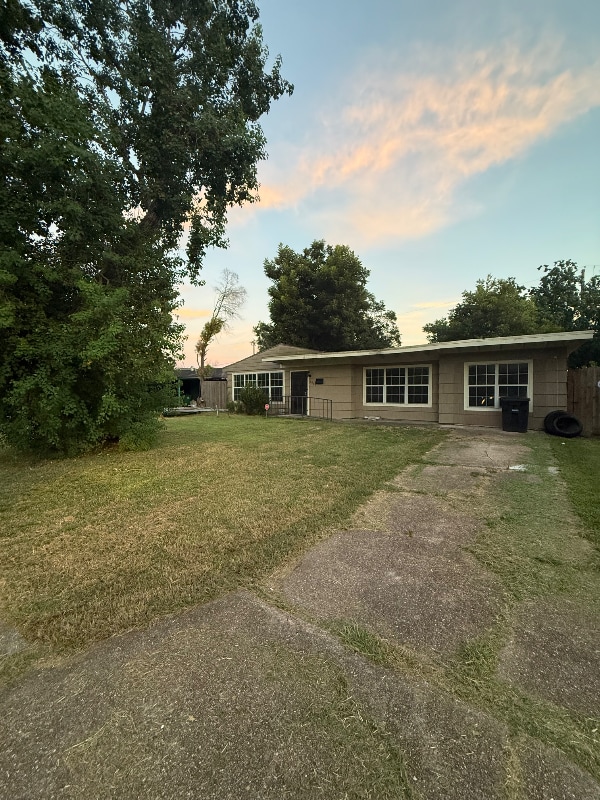 Building Photo - 5942 Willow Glen Dr Rental