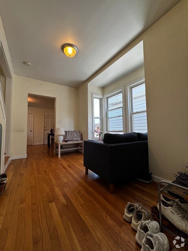 Building Photo - 380 Prospect St Rental
