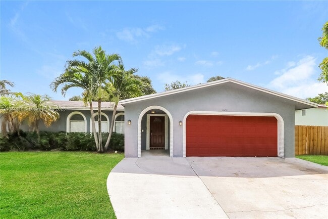 Building Photo - 628 SW 18th Ave Rental