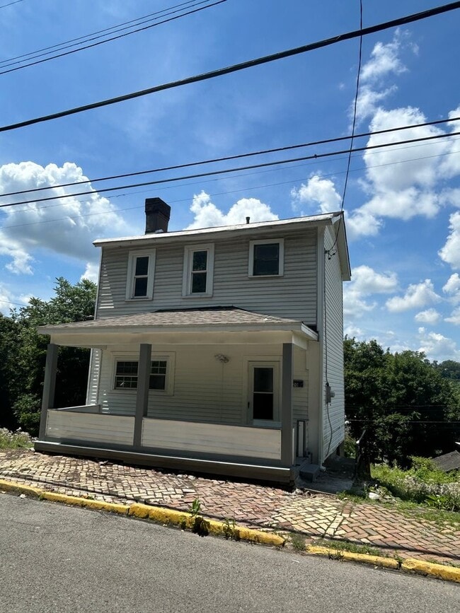 Building Photo - Charming 2-Bedroom Home with Front Porch in McKeesport