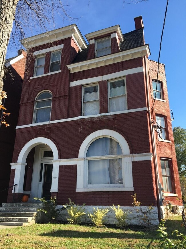 Building Photo - 1131 Unit 2