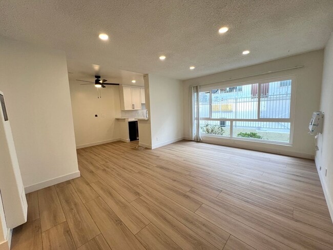 Photo - 3317 Keystone Av Unit 2