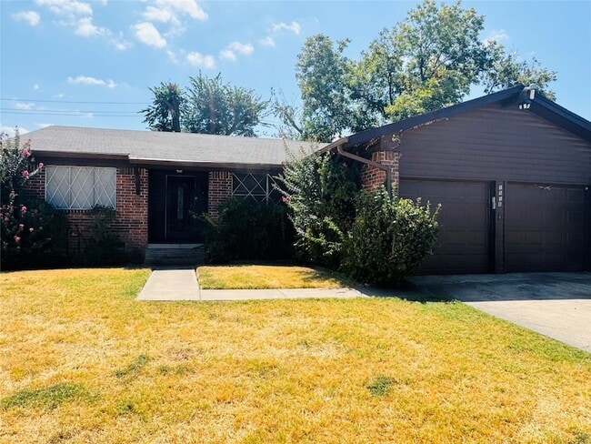 Building Photo - 1518 Carroll Dr