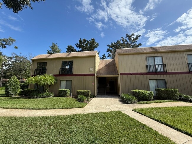Photo - Charming 3 Bedroom 2 Bath Condo in Heart o... Unidad 12