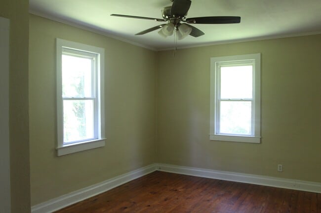 Photo - 115 Main St