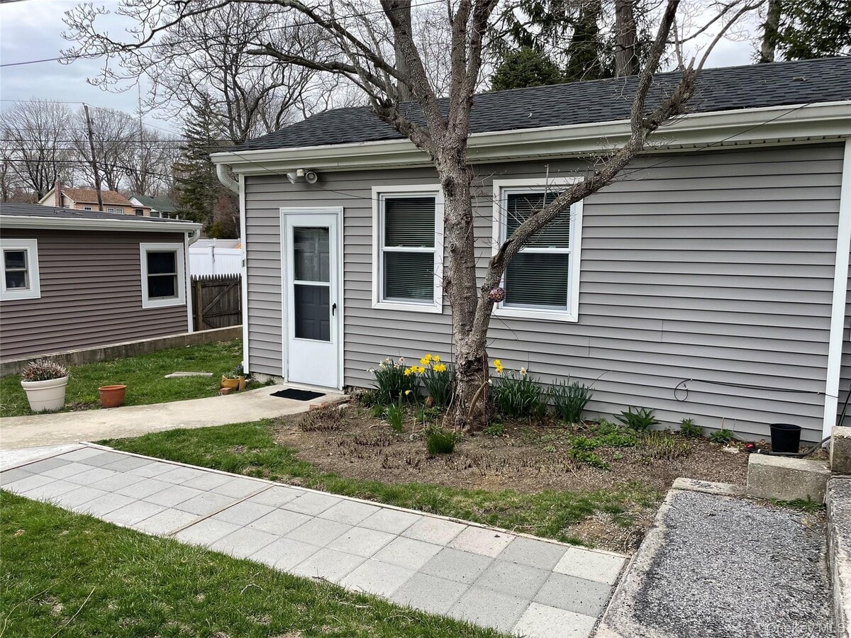 Photo - 107 Berkshire Dr