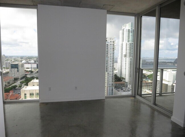 Photo - 151 SE 1st St Unidad 2804