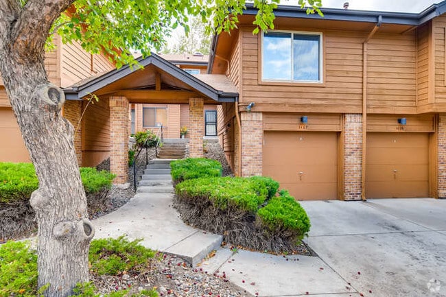 Building Photo - 5555 E Briarwood Ave Rental