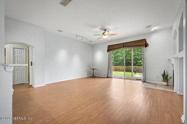 Photo - 711 Sid Dr
