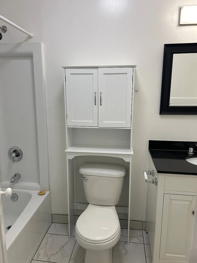 Photo - 1249 E Broadway Unidad 1249