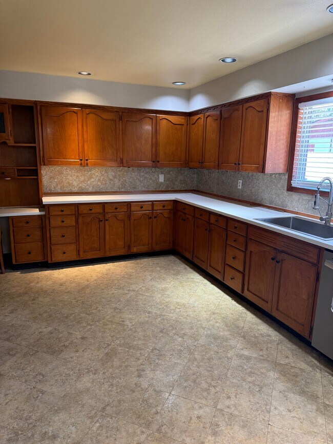 Photo - 9811 NE 152nd Ave