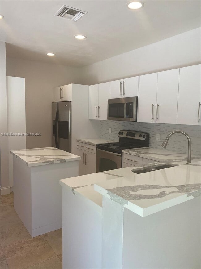 Photo - 130 Palm Desert Ln