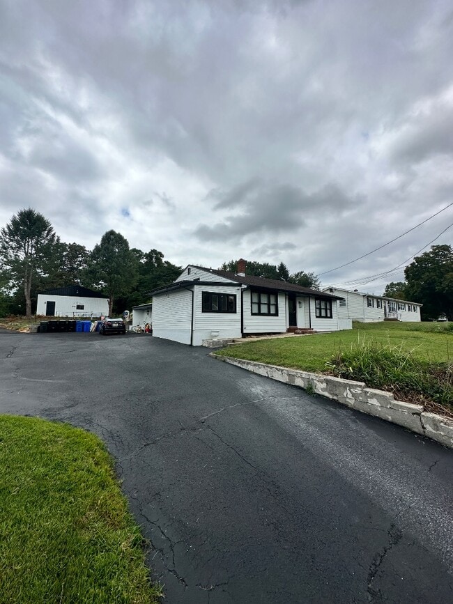 112 Wilson Ave