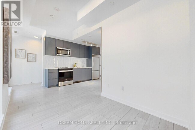 Photo - 1612 Charles St