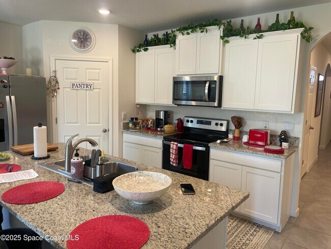 Photo - 939 Remington Green Dr SE