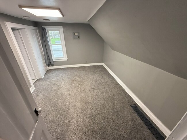 Photo - 1 Bedroom 1 Bath Upstairs Apartment Unit 1 - Upstairs