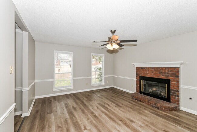 Photo - 2236 Oak Hollow Ln