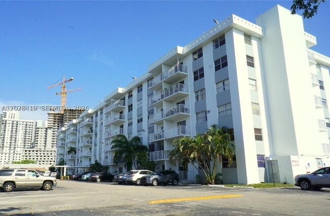 Building Photo - 16465 NE 22nd Ave Unit 206