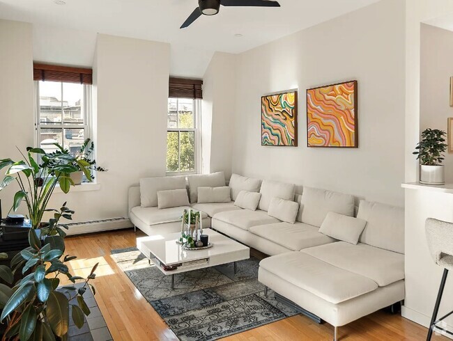 Building Photo - 33 E Concord St Unit 24 Rental