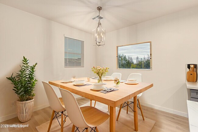 Photo - 129 W Latona Rd