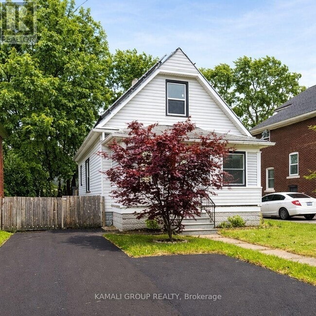 Photo - MAIN - 4554 THIRD AVENUE