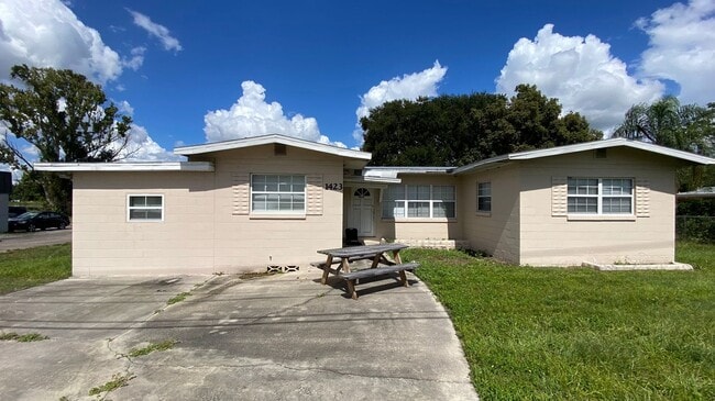 Building Photo - 1423 McCoy Rd Rental