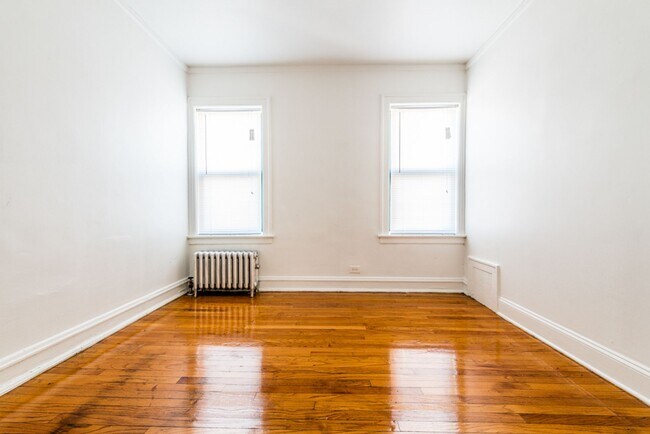 Photo - 7700 S Kingston Ave Chicago, IL 60649