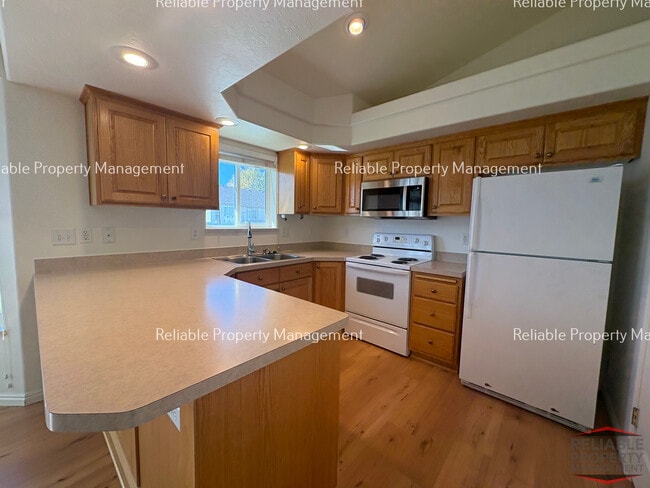 1150 Kingswood Cir