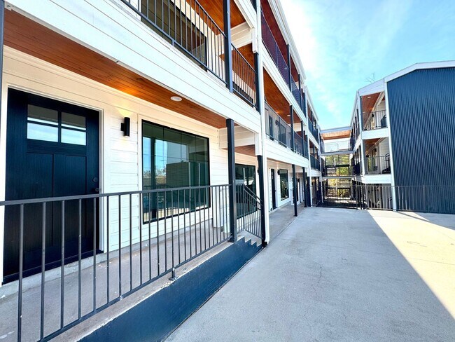 Photo - Remodeled Condo 2 Blocks to St. David's Me... Unit #101