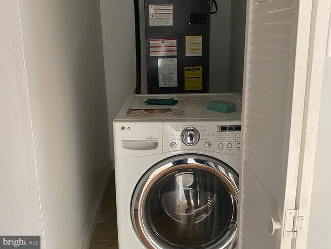 Photo - 503 S 52nd St Unit 3