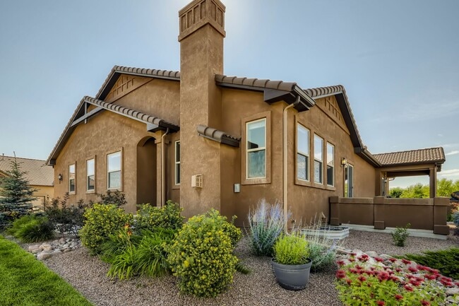 Building Photo - Flying Horse home for rent on Cake Bread!