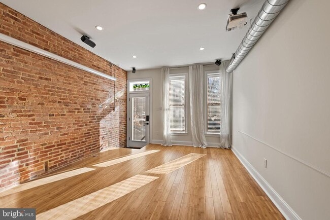 Photo - 412 E Lanvale St