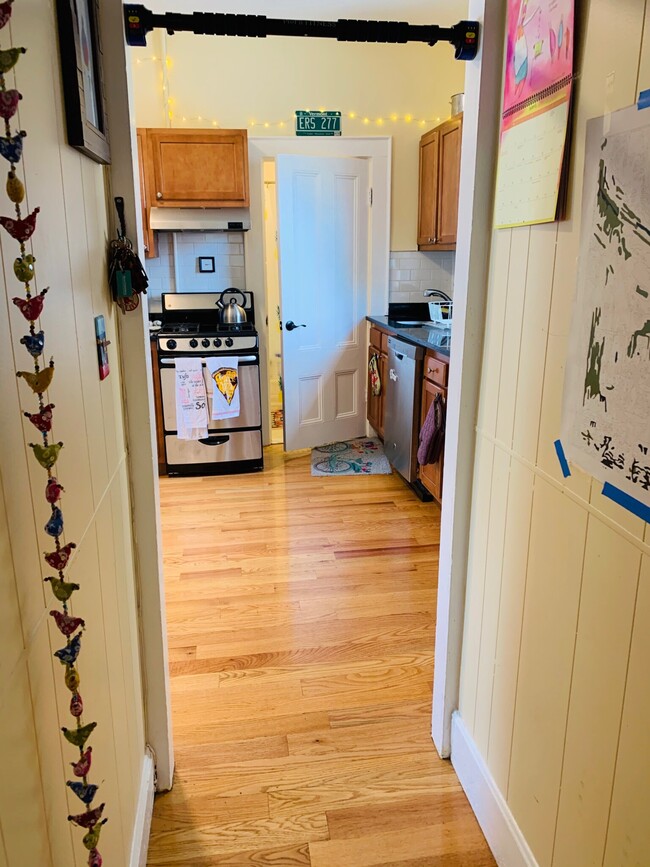 Building Photo - 12 Claremon St Rental