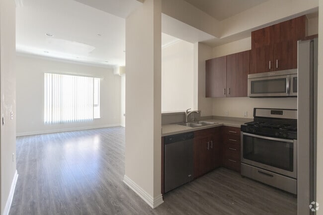 Photo - Huston Court