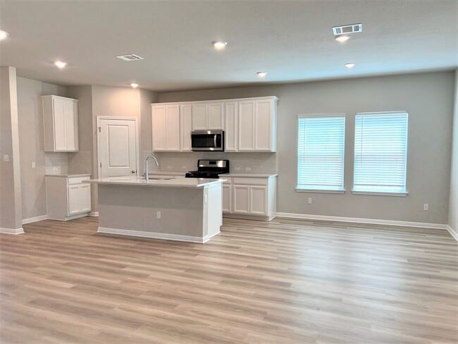 Photo - 3/2.5  Home + Office near downtown Hutto