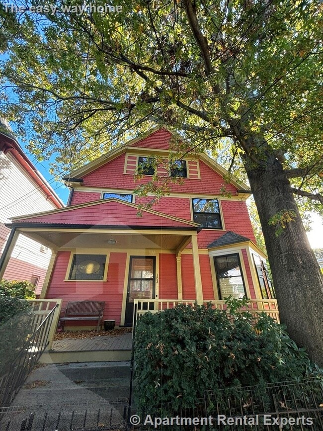 Building Photo - 302 Brookline St Rental