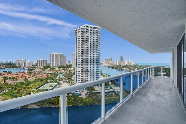 Building Photo - 20515 E Country Club Dr Unit 1641