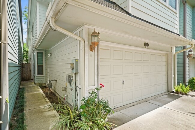 Photo - 1121 Beall Landing Ct