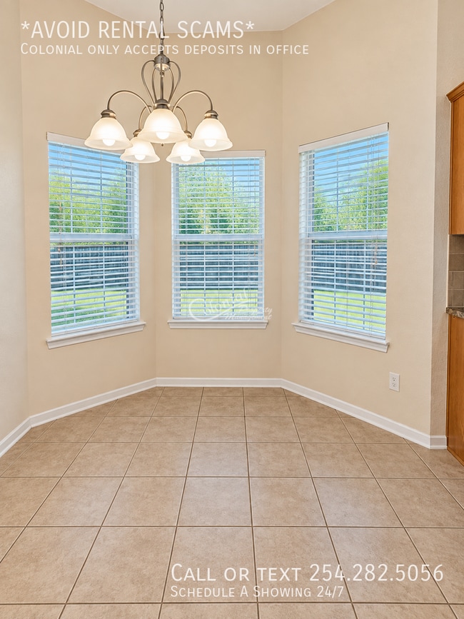 2405 Wisteria Ln
